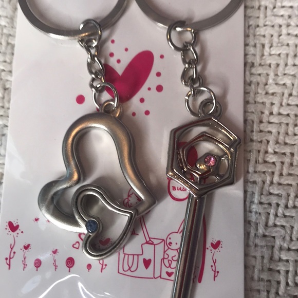 Adorable couples keychain set 🥰 - Picture 4 of 4